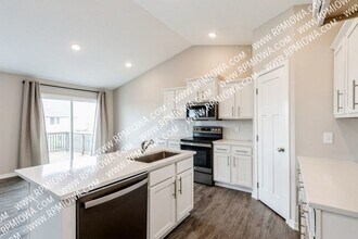 1270 Spruce St in Waukee, IA - Building Photo - Building Photo