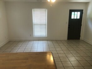 877 Donaldson Rd in East Ridge, TN - Foto de edificio - Building Photo