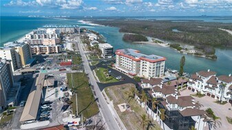 25901 Hickory Blvd in Bonita Springs, FL - Building Photo