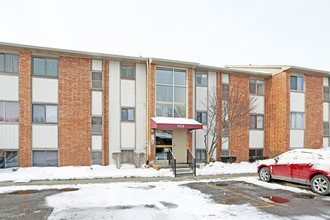 Bloomfield on Square Lake in Bloomfield Hills, MI - Building Photo - Building Photo