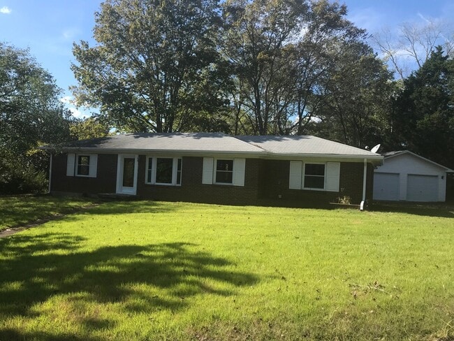 1052 Forrest Dr
