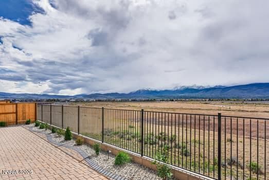 7315 Owl Creek St in Reno, NV - Foto de edificio - Building Photo