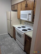 1002 Charisse St in Killeen, TX - Building Photo - Building Photo