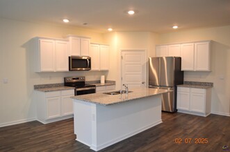 102 Farmers Wy in Perry, GA - Building Photo - Building Photo