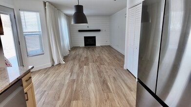 68 Kempton Dr in Romeoville, IL - Building Photo - Building Photo