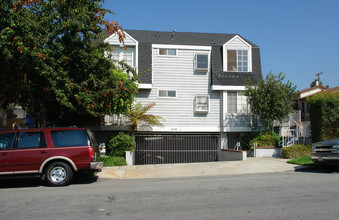 419 E Tujunga Ave in Burbank, CA - Building Photo - Building Photo