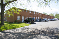 885-893 N Meadows Ct in Columbus, OH - Foto de edificio - Building Photo