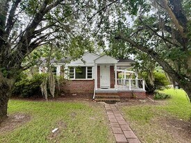 1523 E Pinetree Blvd in Thomasville, GA - Building Photo