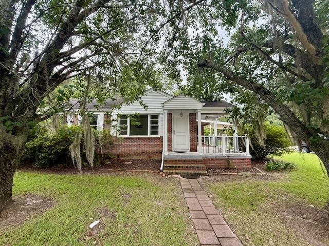 property at 1523 E Pinetree Blvd