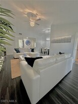 9828 Luna Cir in Naples, FL - Building Photo