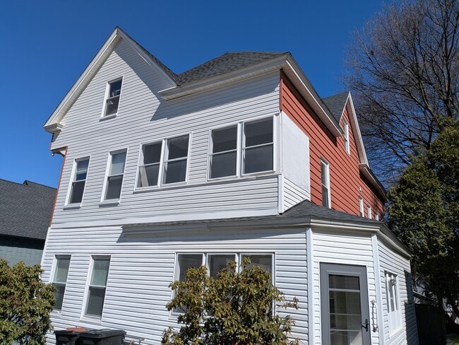 27 McKinley Rd, Unit Unit 2 in Worcester, MA - Building Photo - Building Photo