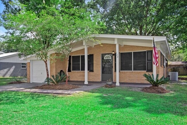 122 Clarence Dr in Gulfport, MS - Building Photo - Building Photo