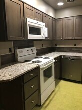703 SE 70th Ave, Unit 703 in Portland, OR - Building Photo - Building Photo