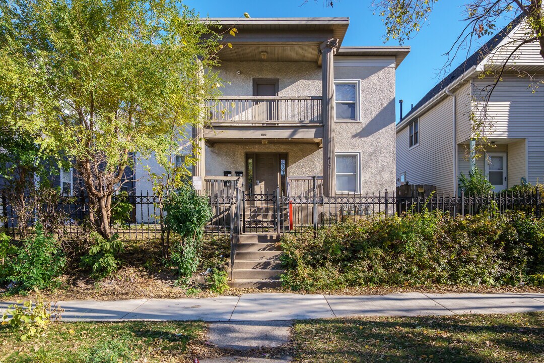 3105 4th Ave S in Minneapolis, MN - Foto de edificio