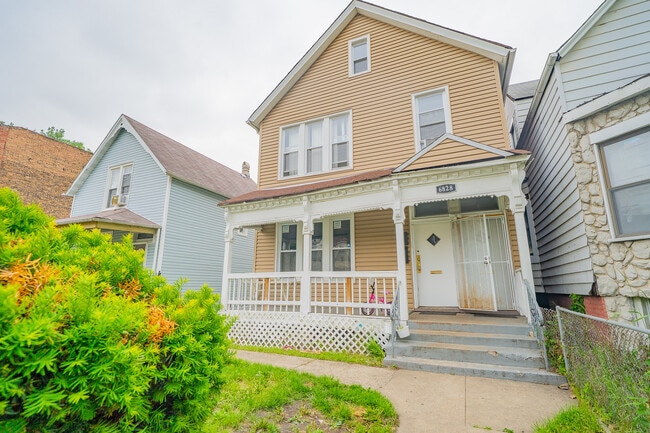 property at 6828 S Green St