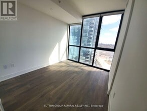 2916 Hwy 7 in Vaughan, ON - Building Photo - Building Photo