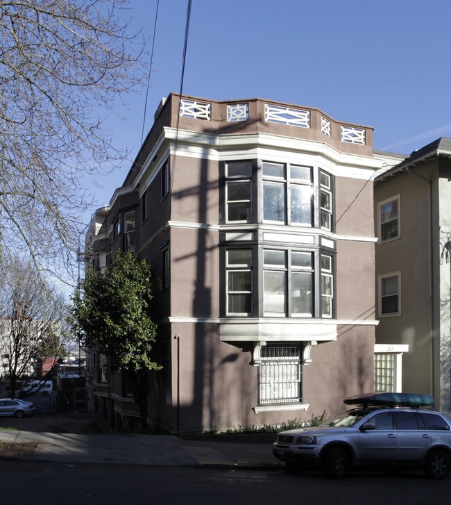 2161 SW Yamhill St in Portland, OR - Building Photo - Building Photo