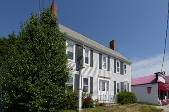 558 Washington St in Abington, MA - Building Photo - Building Photo