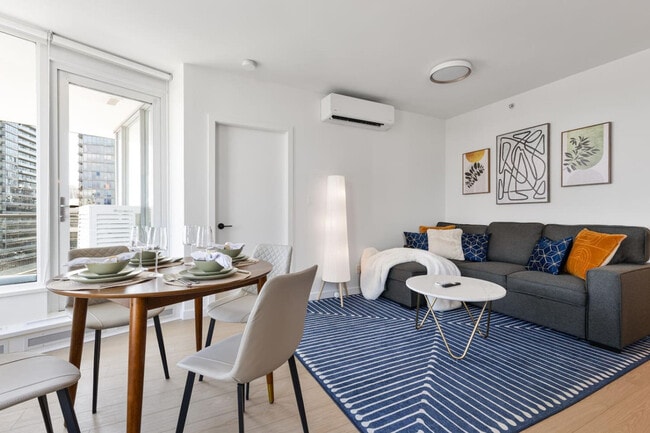 188 Keefer Pl