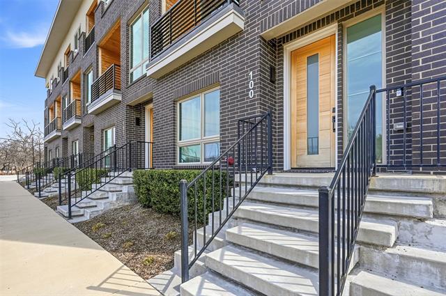 property at 2620 Valley View Ln