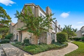 2100 Tanglewilde St in Houston, TX - Foto de edificio - Building Photo