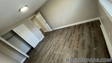 799 Farm Rd in Marlborough, MA - Building Photo - Building Photo