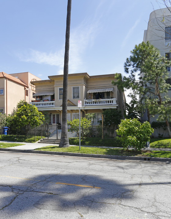 830 S New Hampshire Ave in Los Angeles, CA - Foto de edificio