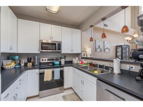 1724 Countryside Dr in Shakopee, MN - Building Photo - Building Photo