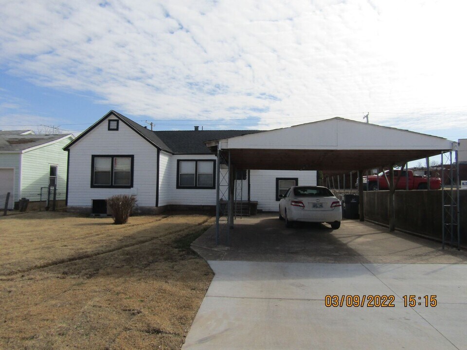 2620 SW Cornell Ave in Lawton, OK - Building Photo