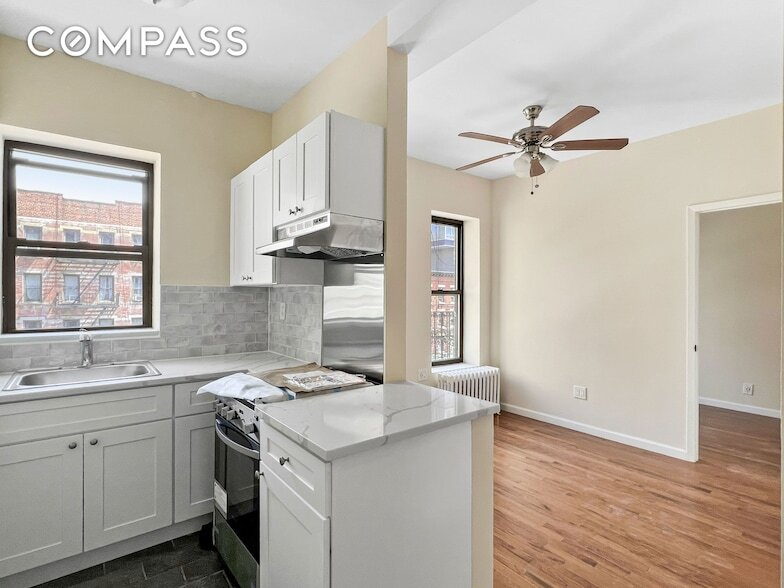 270 E 78th St in New York, NY - Building Photo