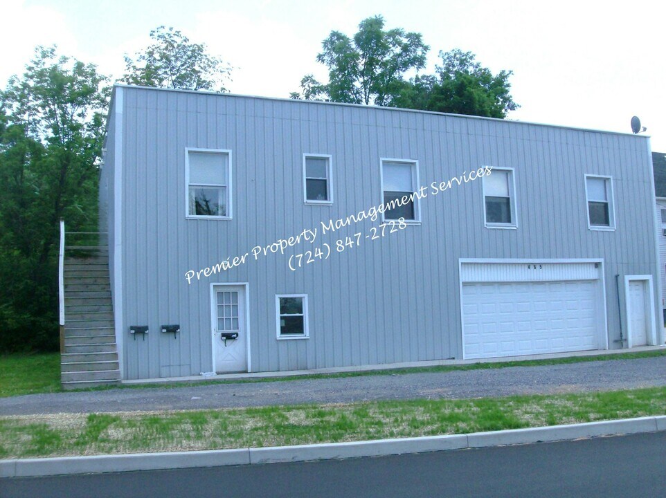 465 E Washington St in New Castle, PA - Foto de edificio