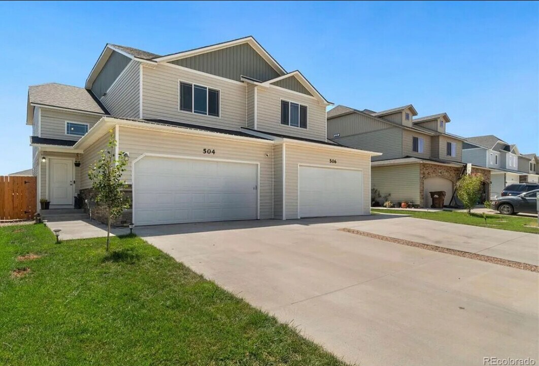504 Foxtail Pl in Wiggins, CO - Building Photo