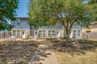 604 Meadow View Ct in Denton, TX - Building Photo