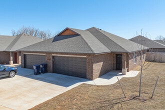 7520 Wildflower Way in Oklahoma City, OK - Building Photo - Building Photo