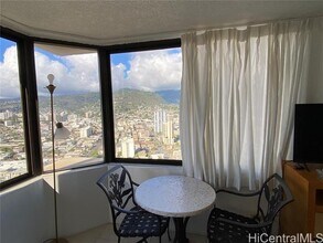 444 Niu St in Honolulu, HI - Building Photo - Building Photo