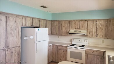 2711 Orange Grove Dr in Sebring, FL - Building Photo - Building Photo