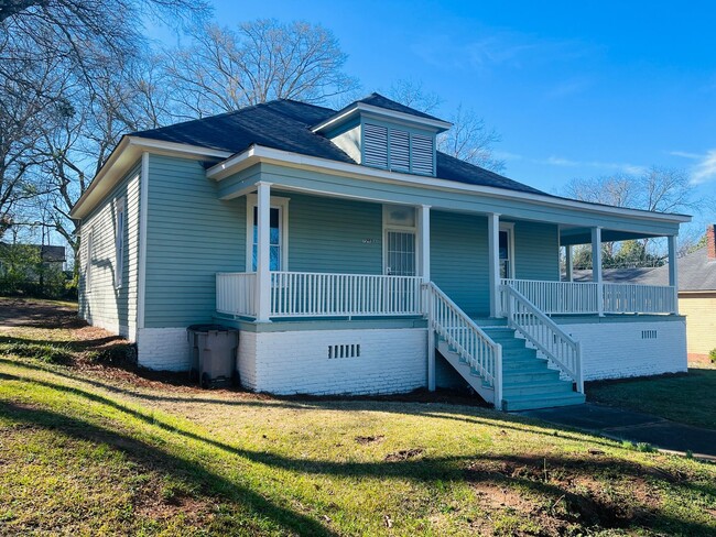 1203 1st Ave in Lagrange, GA - Foto de edificio - Building Photo
