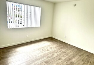 14826 Magnolia Blvd in Los Angeles, CA - Building Photo - Building Photo