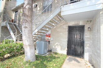 10639 Braes Bend Dr in Houston, TX - Foto de edificio - Building Photo