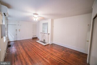1928 Spruce St in Philadelphia, PA - Building Photo - Building Photo