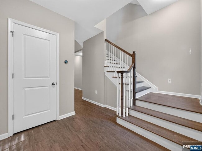 26 Roosevelt Dr in Wood Ridge, NJ - Building Photo - Building Photo