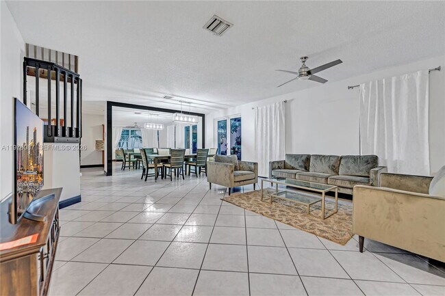 15255 SW 108th Terrace in Miami, FL - Building Photo - Building Photo