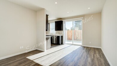 526 Trisha Ln in Santa Rosa, CA - Building Photo - Building Photo