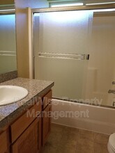 822 NE 8th St in Grants Pass, OR - Building Photo - Building Photo