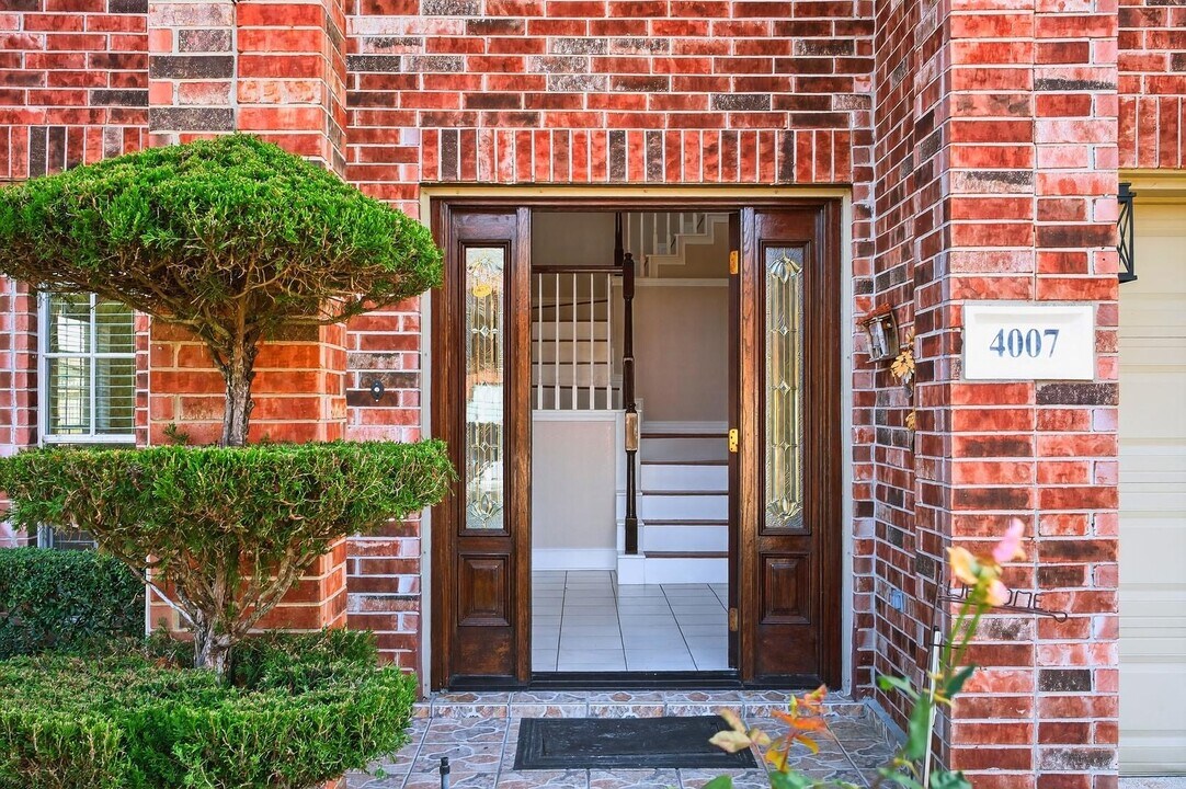 4007 Reinald Rd in Houston, TX - Building Photo