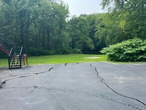 4891 Madison Ave in Trumbull, CT - Building Photo - Building Photo
