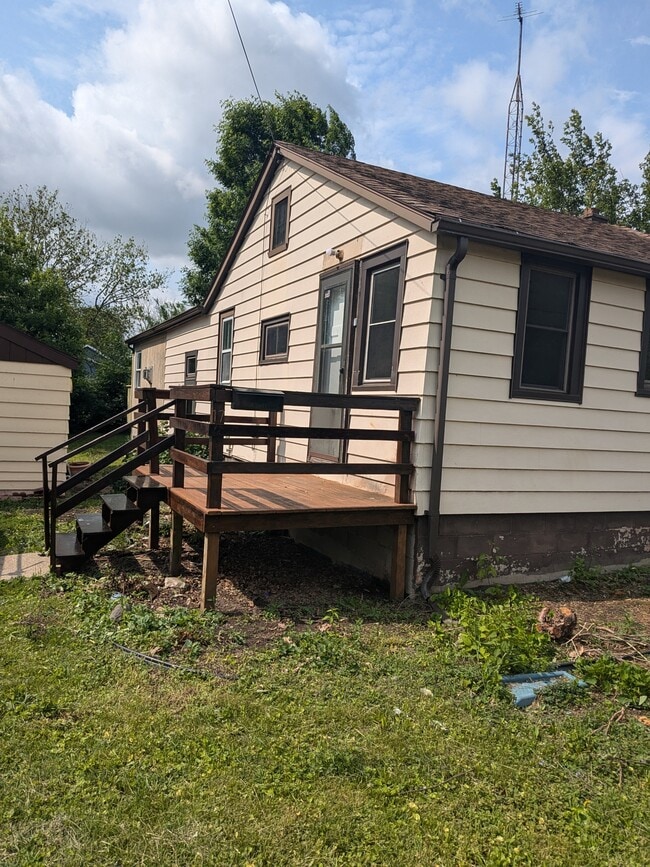 17 W Linwood Ave in Oshkosh, WI - Building Photo - Building Photo