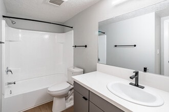 Pacific Palms Apartment Homes in Anaheim, CA - Foto de edificio - Interior Photo