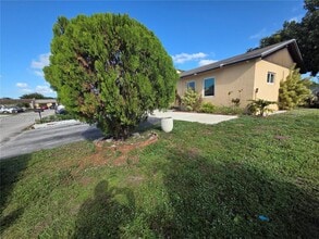 2851 NW 203rd Ln in Miami Gardens, FL - Building Photo - Building Photo