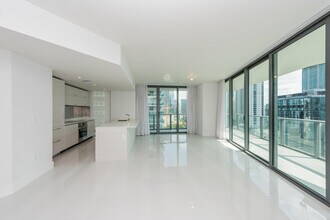 1300 S Miami Ave, Unit 1801 in Miami, FL - Building Photo - Building Photo